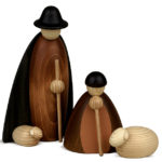 Bjoern Koehler - Shepherd group with sheep  - Large - For Large Nativity Scene