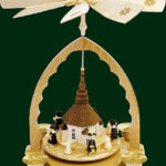 Glaesser - Pyramid  Seiffener Church with Choir Boys